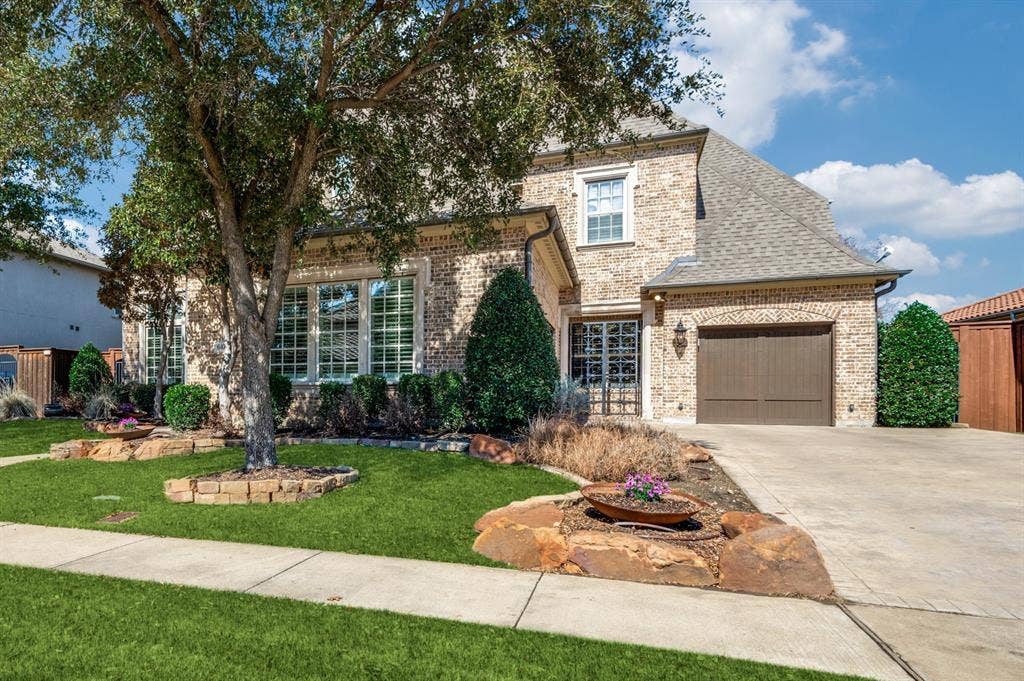 647 Fountainview Drive, Irving, TX 75039 647 Fountainview Drive, Irving, TX 75039