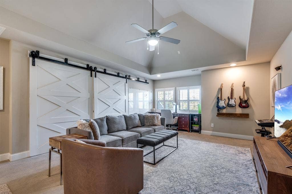 647 Fountainview Drive, Irving, TX 75039 647 Fountainview Drive, Irving, TX 75039