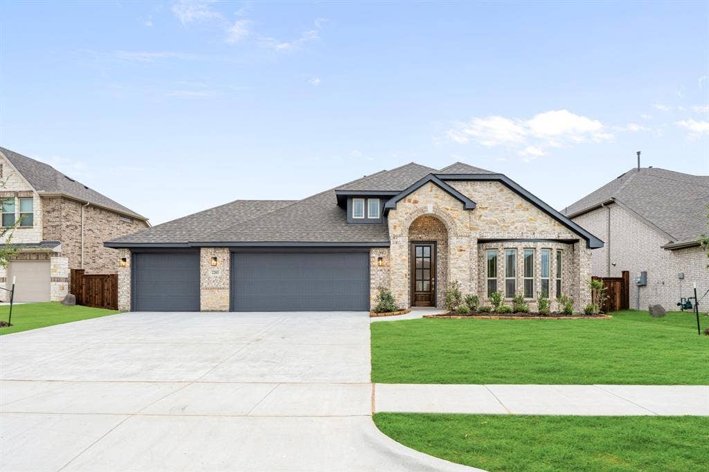 2203 Redding Drive, Mansfield, TX 76084 2203 Redding Drive, Mansfield, TX 76084