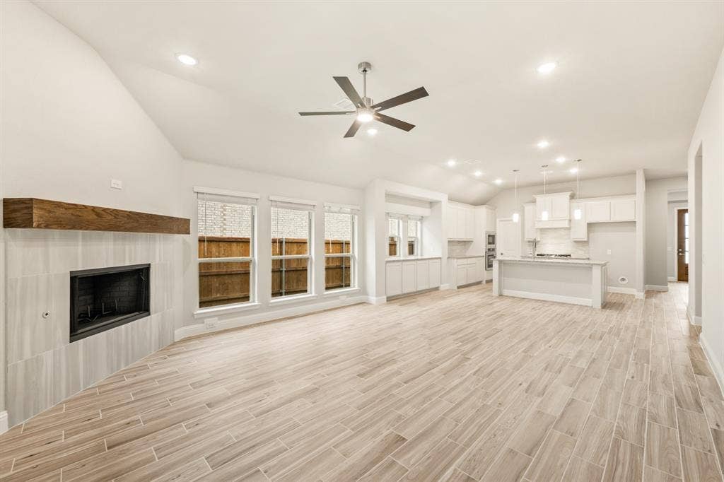 2203 Redding Drive, Mansfield, TX 76084 2203 Redding Drive, Mansfield, TX 76084