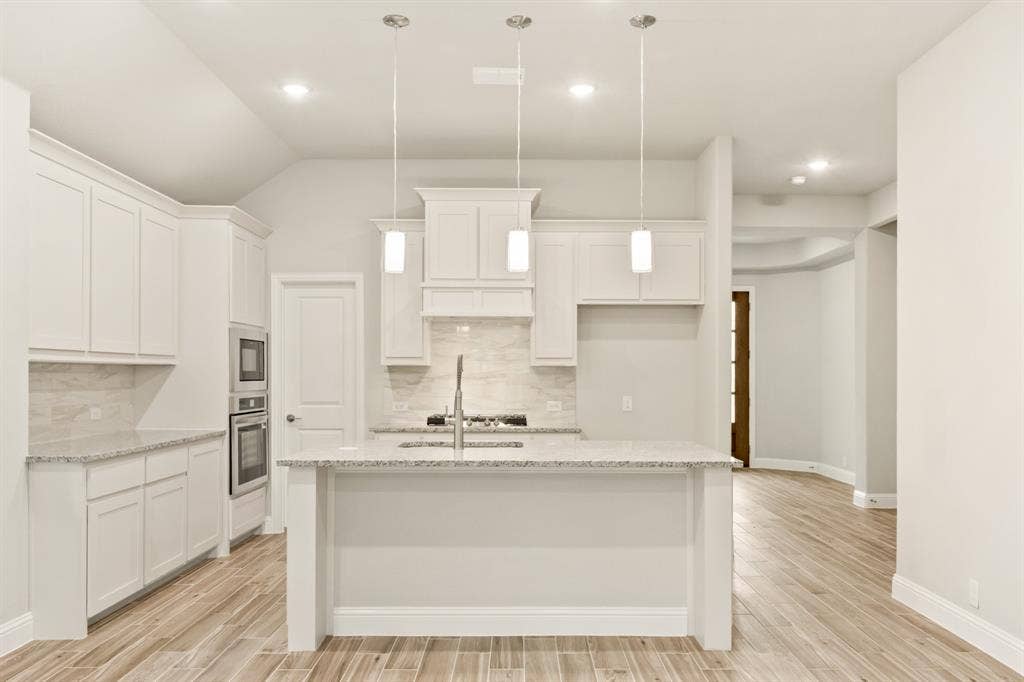 2203 Redding Drive, Mansfield, TX 76084 2203 Redding Drive, Mansfield, TX 76084