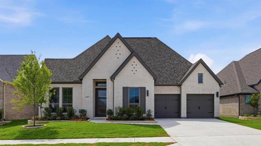 Property photo for 6909 Lanner Lane, Fort Worth, TX