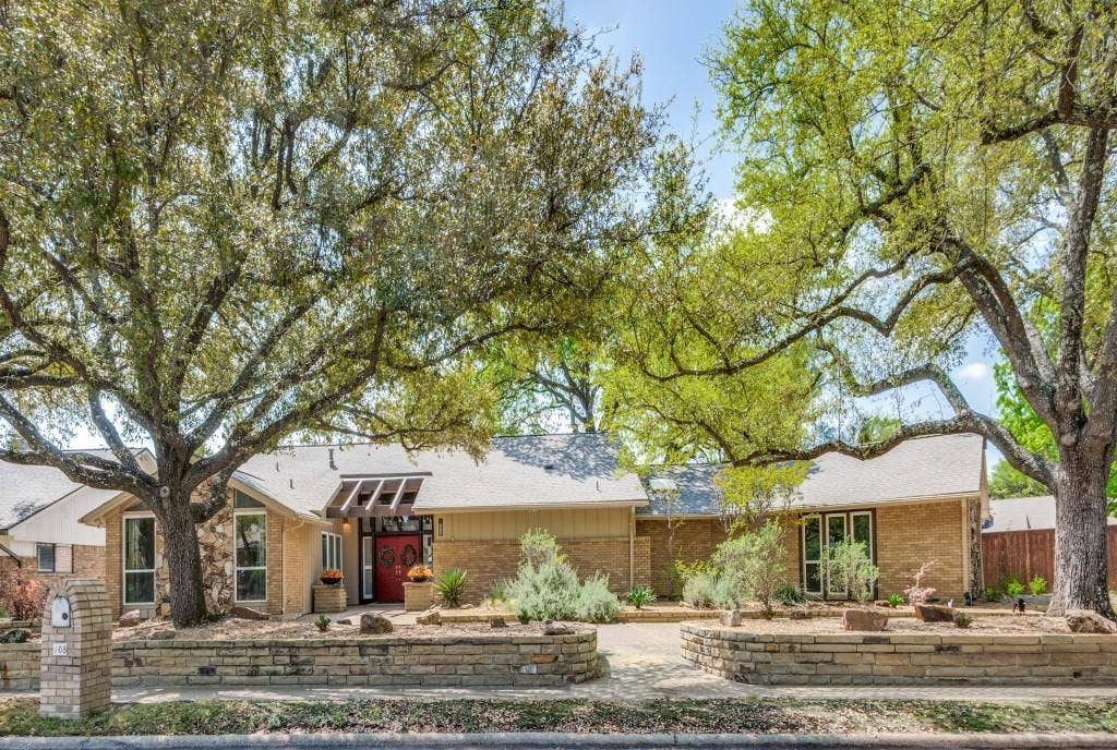 108 Wellesley Drive, Irving, TX 75062 WELCOME HOME!