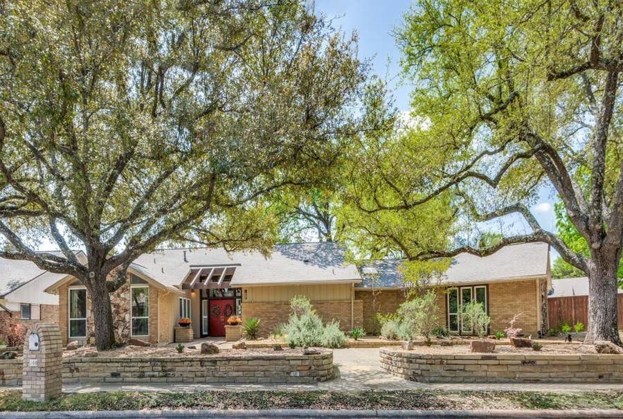 Property photo for 108 Wellesley Drive, Irving, TX