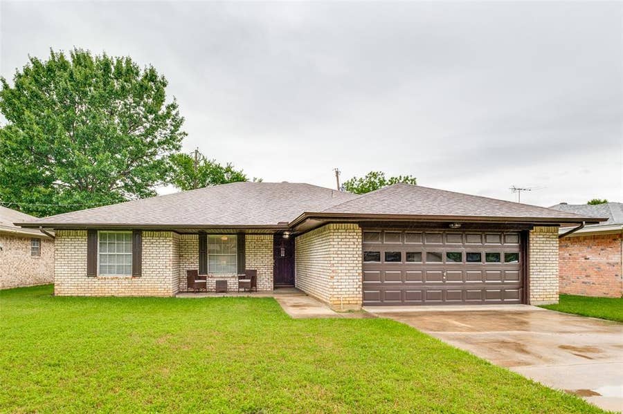 Property photo for 1209 Randy Drive, Irving, TX