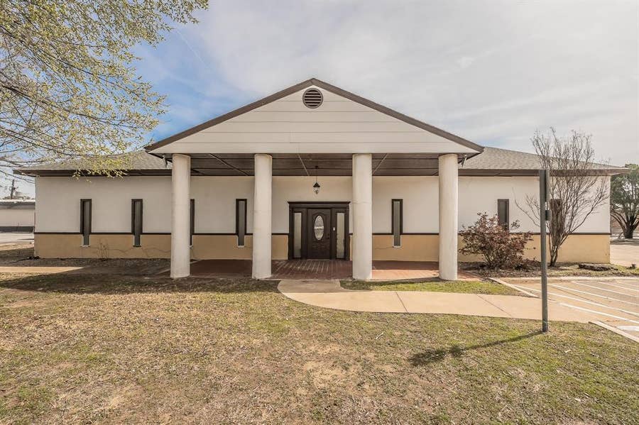 Property photo for 5704 James Avenue, Fort Worth, TX