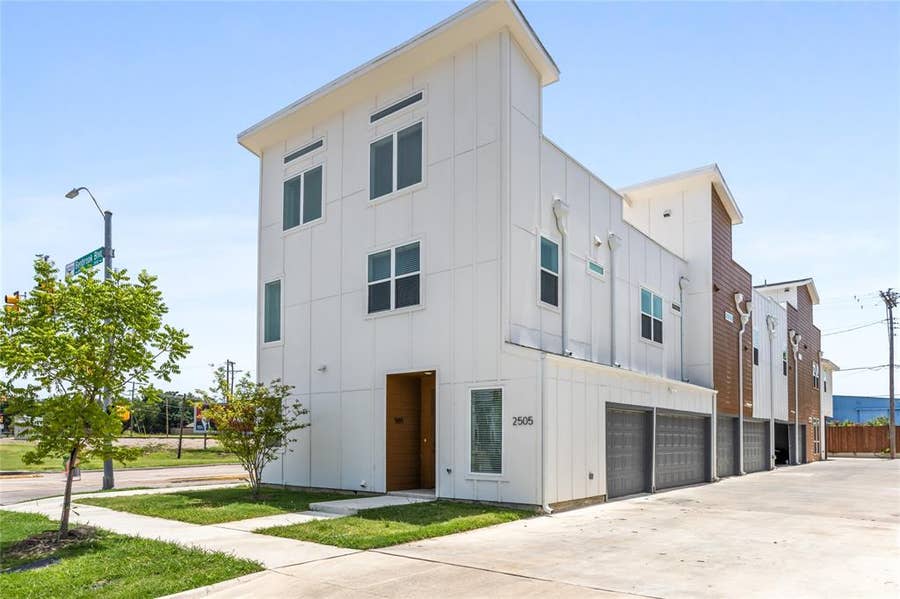 Property photo for 2505 Benbrook Boulevard, #503, Fort Worth, TX