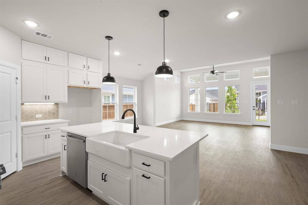 1124 Abigail Way, Midlothian, TX 76065 1124 Abigail- Kitchen-4