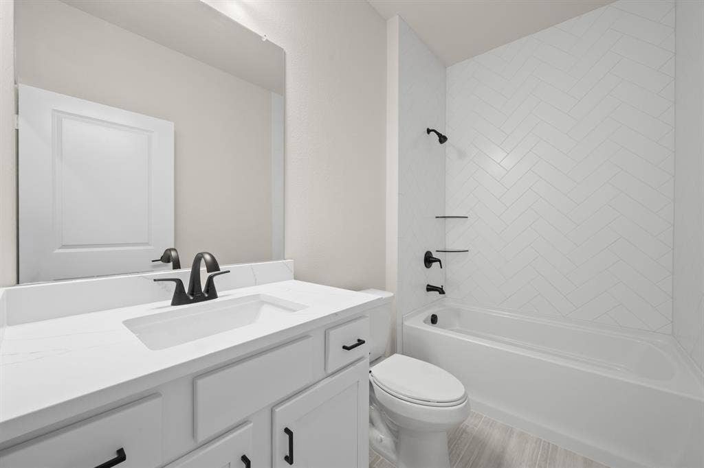 1124 Abigail Way, Midlothian, TX 76065 1124 Abigail- Bathroom-2