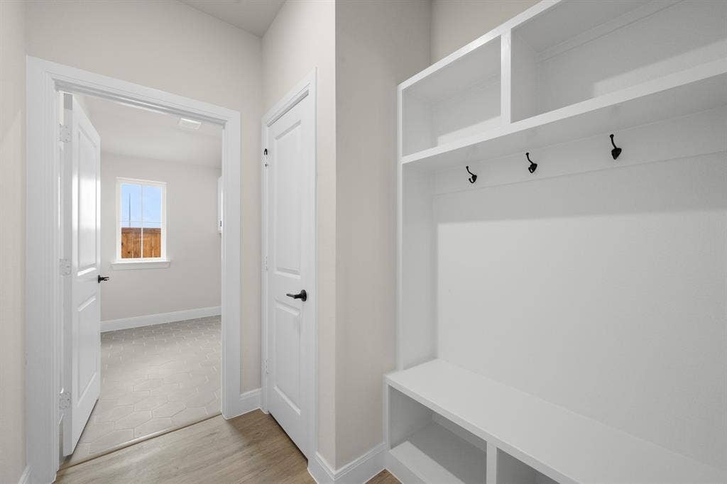 1124 Abigail Way, Midlothian, TX 76065 1124 Abigail- Mudroom-1