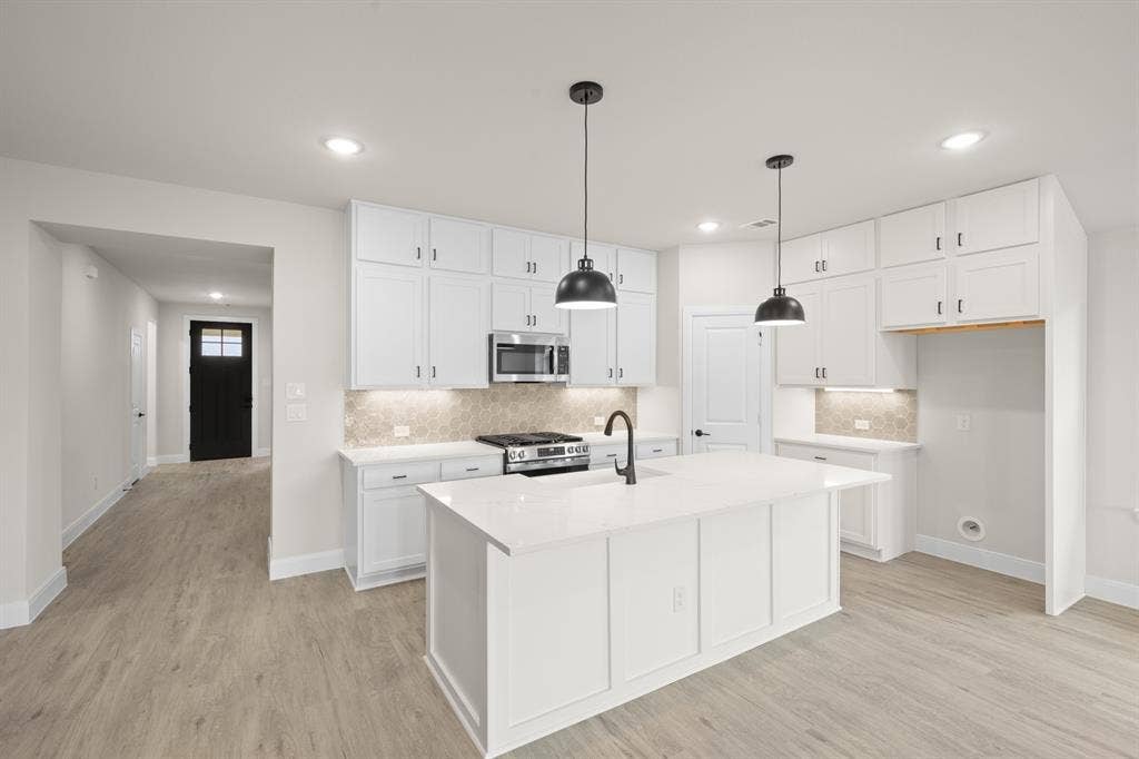 1124 Abigail Way, Midlothian, TX 76065 1124 Abigail- Kitchen-1