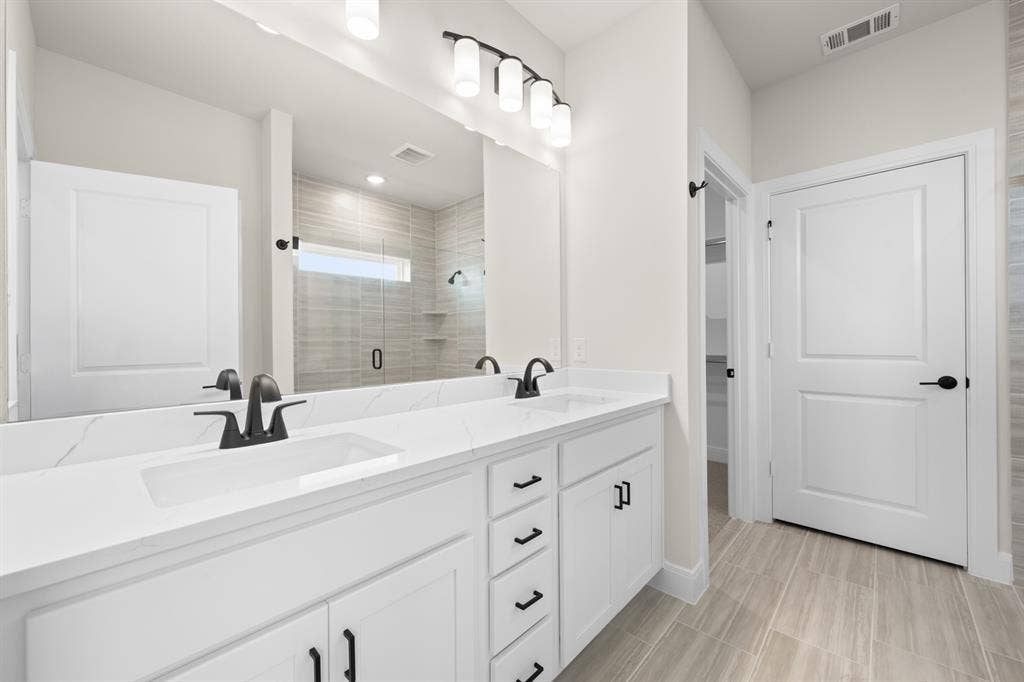 1124 Abigail Way, Midlothian, TX 76065 1124 Abigail- Primary Suite-3