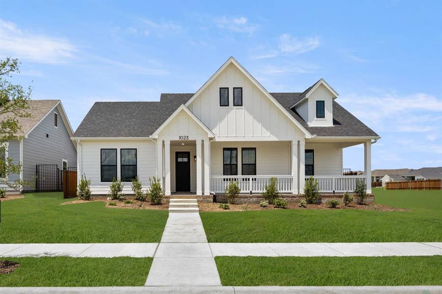 Property photo for 1023 Rylan Street, Midlothian, TX
