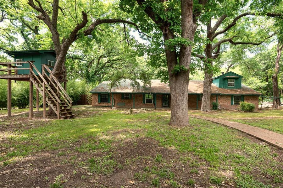 Property photo for 5731 Mona Lane, Dallas, TX