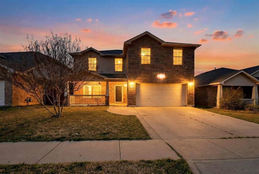 Property photo for 1088 Appaloosa Circle, Fort Worth, TX