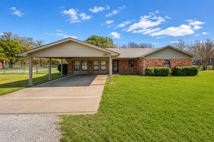 Property photo for 4011 Mountain Vista Drive, Granbury, TX