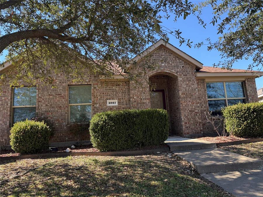 Property photo for 2027 Fair Weather Drive, Lancaster, TX