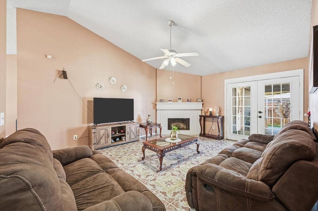 919 Brae Loch Drive, Dallas, TX 75217 919 Brae Loch Drive, Dallas, TX 75217