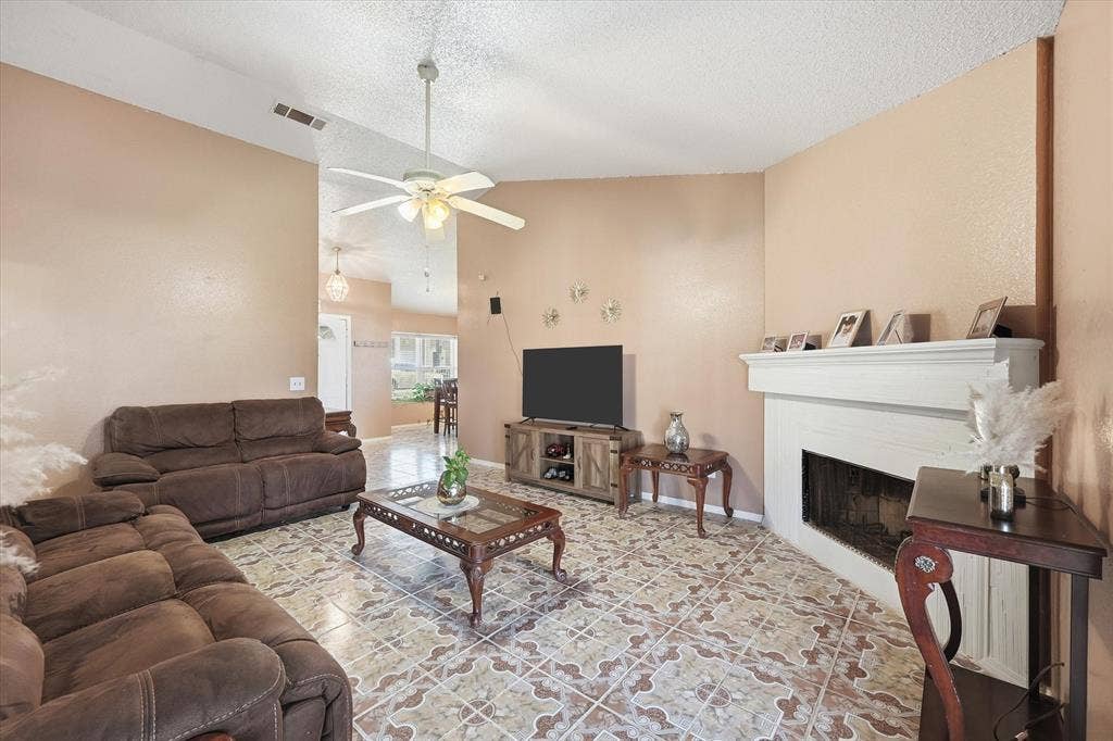919 Brae Loch Drive, Dallas, TX 75217 919 Brae Loch Drive, Dallas, TX 75217