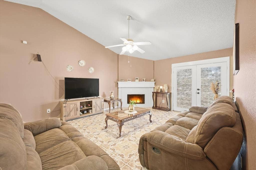 919 Brae Loch Drive, Dallas, TX 75217 919 Brae Loch Drive, Dallas, TX 75217