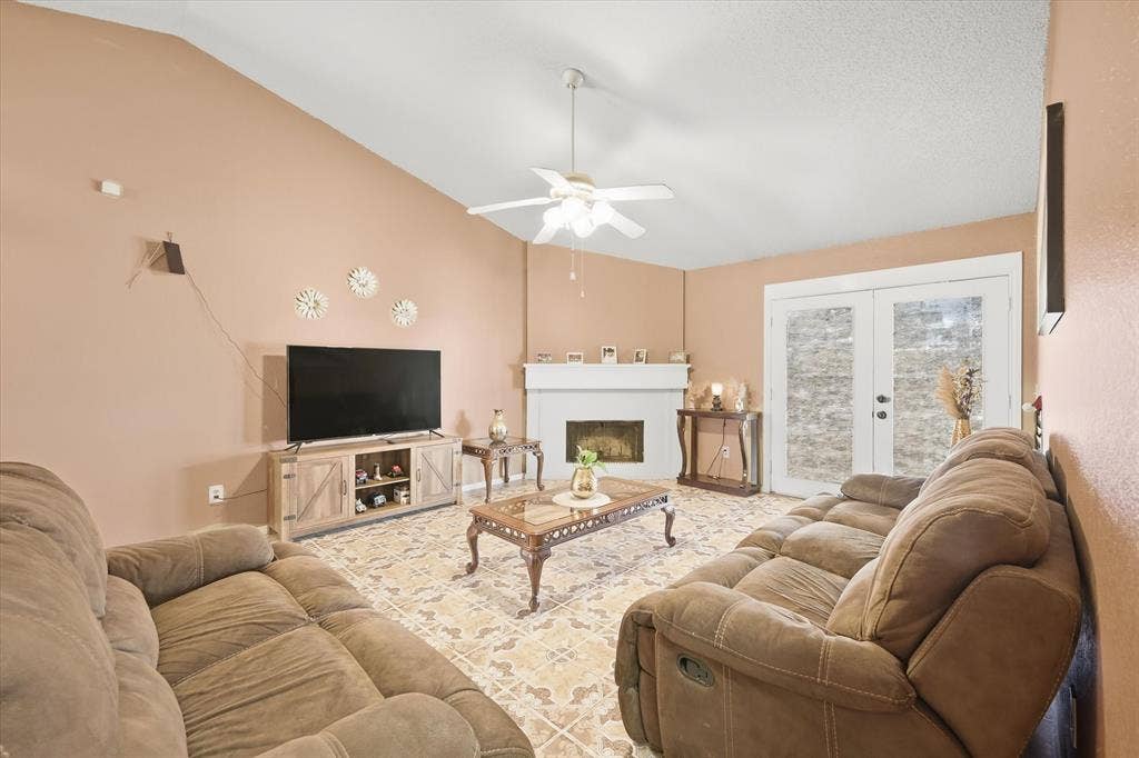 919 Brae Loch Drive, Dallas, TX 75217 919 Brae Loch Drive, Dallas, TX 75217
