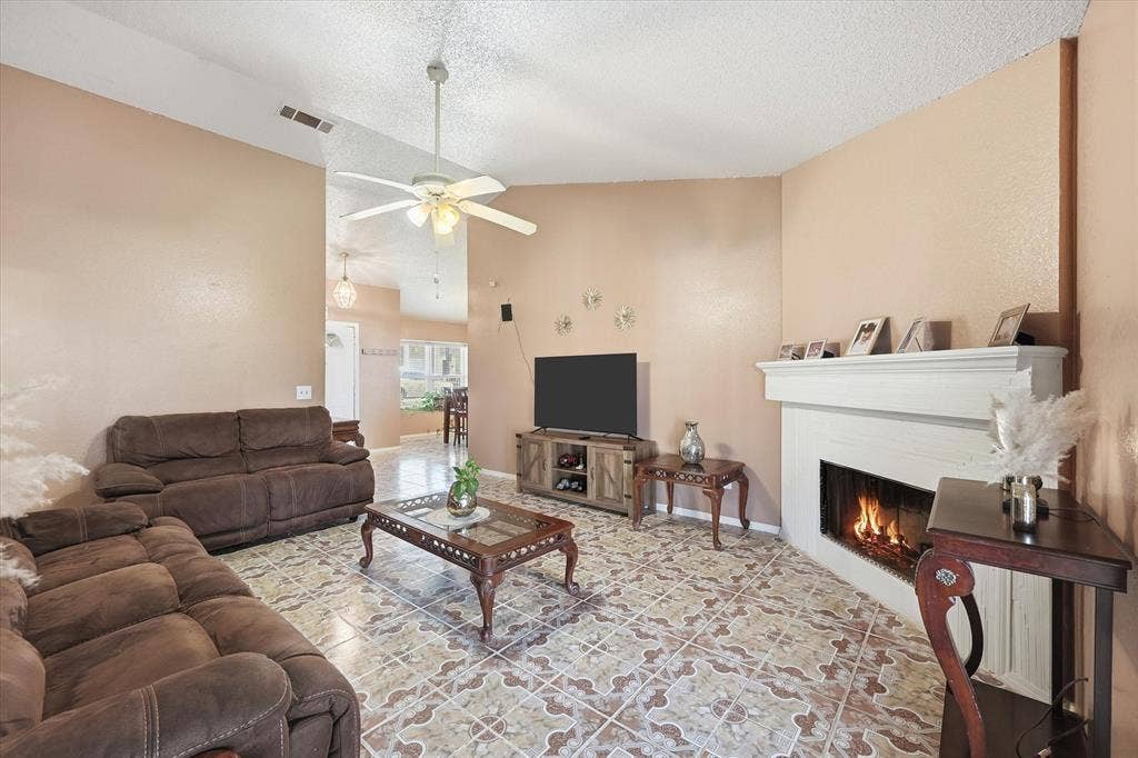 919 Brae Loch Drive, Dallas, TX 75217 919 Brae Loch Drive, Dallas, TX 75217
