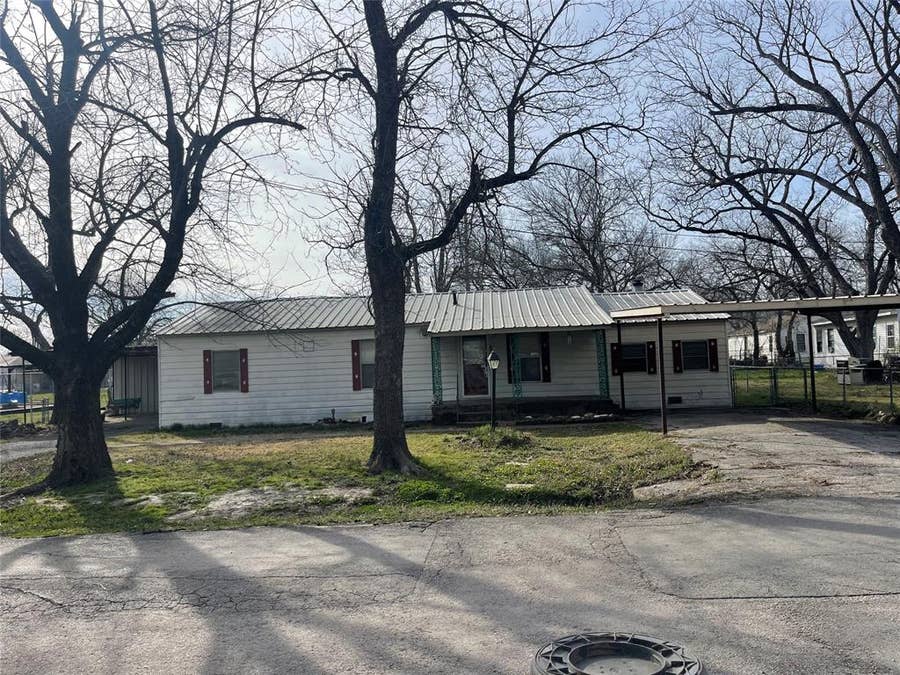 Property photo for 406 S Austin Street, Wolfe City, TX
