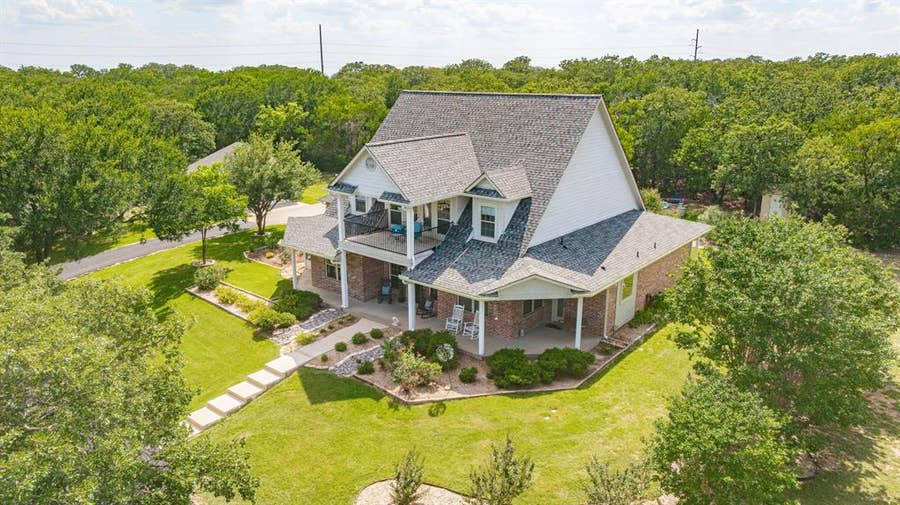 Property photo for 1218 Meander Road, Granbury, TX
