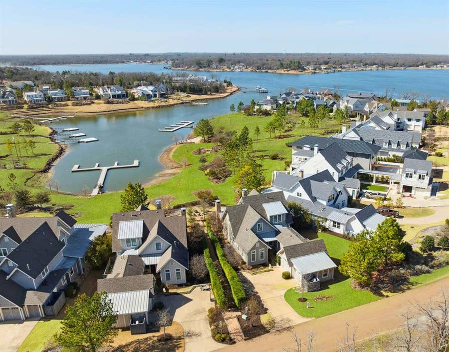 Property photo for 14700 Kiawah Drive, Malakoff, TX
