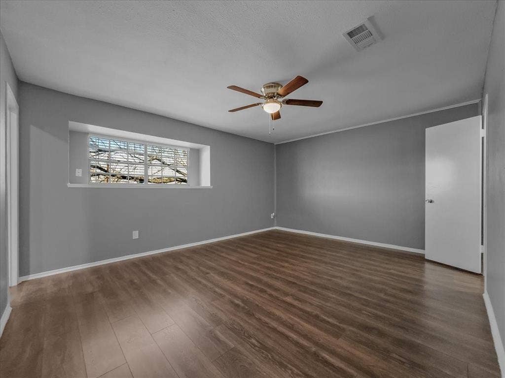 74 E Mountain Creek Court, #2, Grand Prairie, TX 75052 Upstairs
