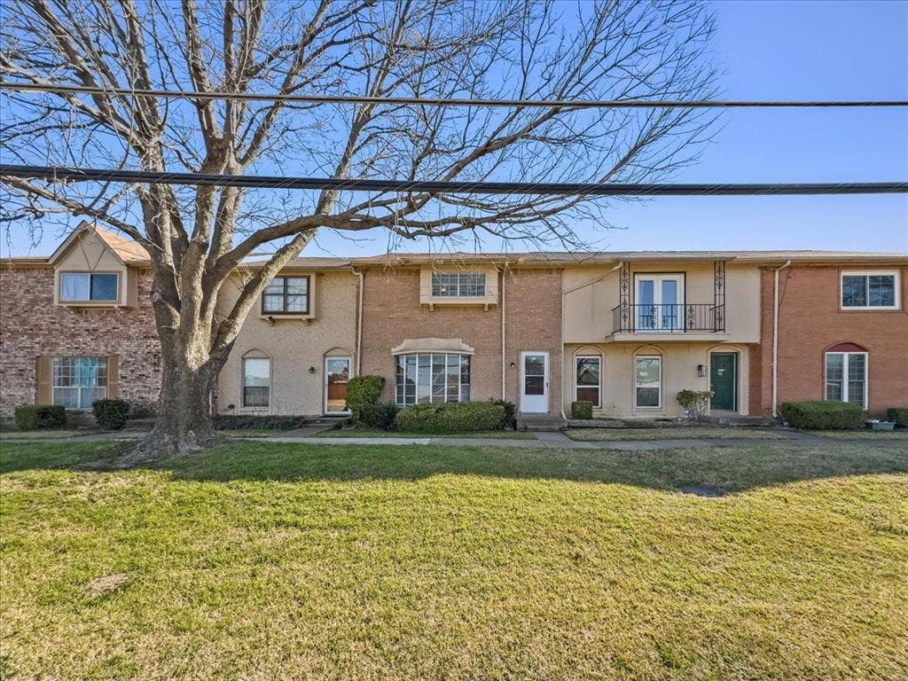 74 E Mountain Creek Court, #2, Grand Prairie, TX 75052 Building view from street