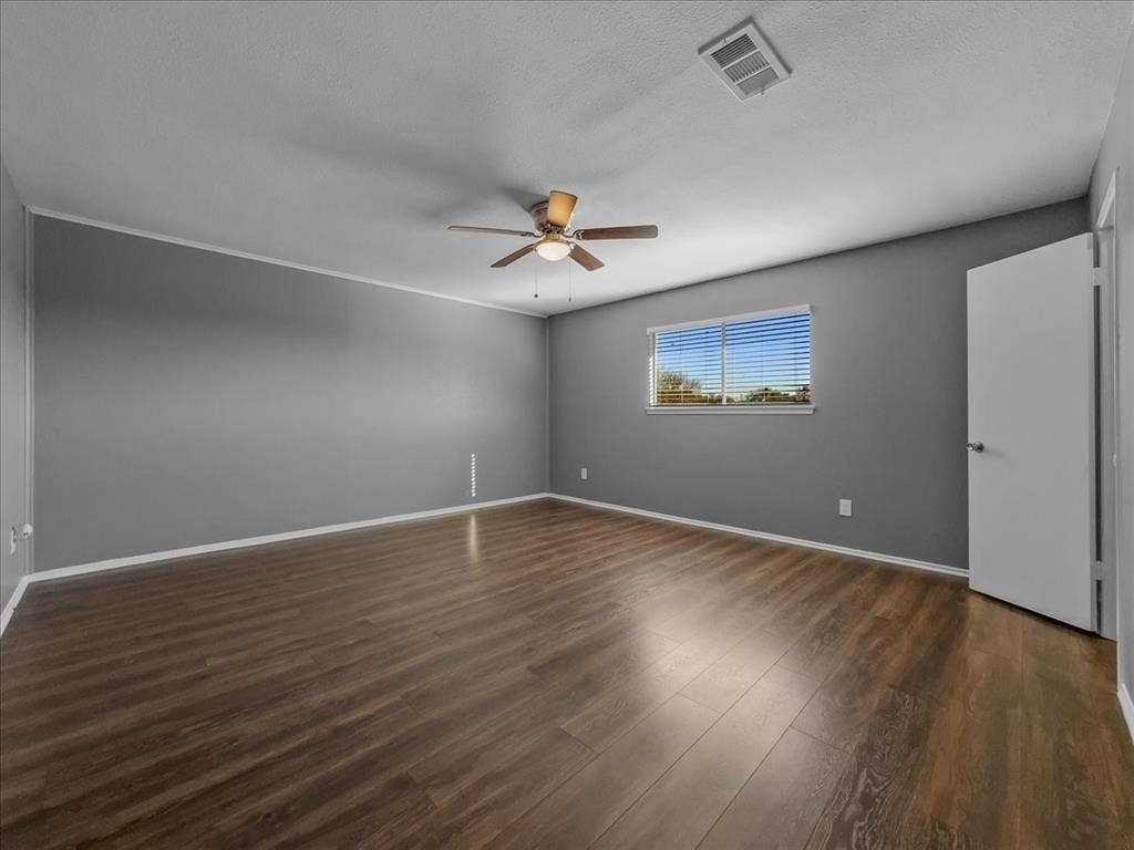 74 E Mountain Creek Court, #2, Grand Prairie, TX 75052 Upstairs