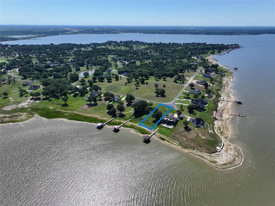Property photo for 1540 Shoreline Drive, Mabank, TX