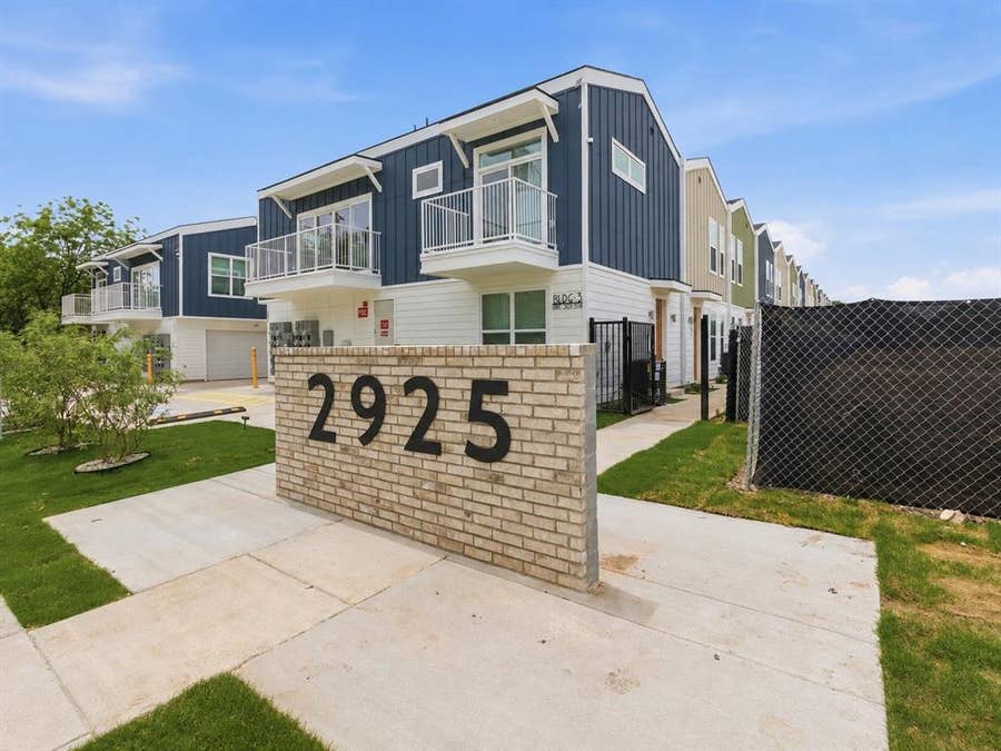 Property photo for 2925 Spruce Valley Lane, #302, Dallas, TX