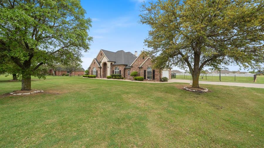 Property photo for 8789 Colonial Drive, Crandall, TX
