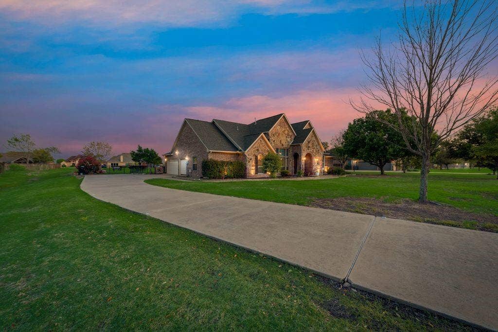 18176 Langford Lane, Talty, TX 75126 18176 Langford Lane, Talty, TX 75126