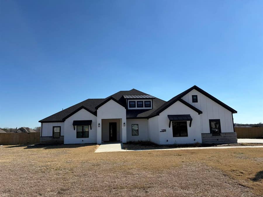 Property photo for 109 Homestead Lane, Waxahachie, TX