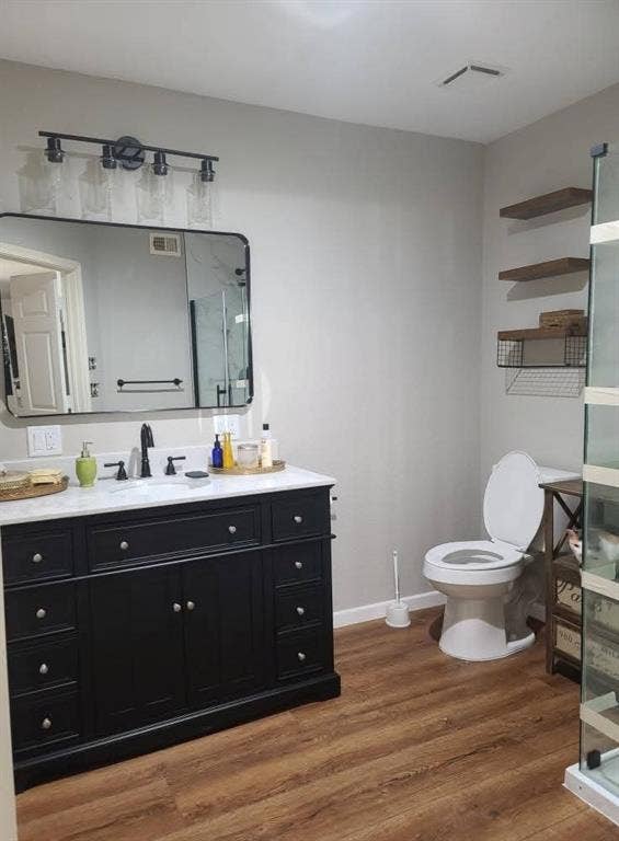 15314 Fm 3062, Malakoff, TX 75148 Remodeled full bath