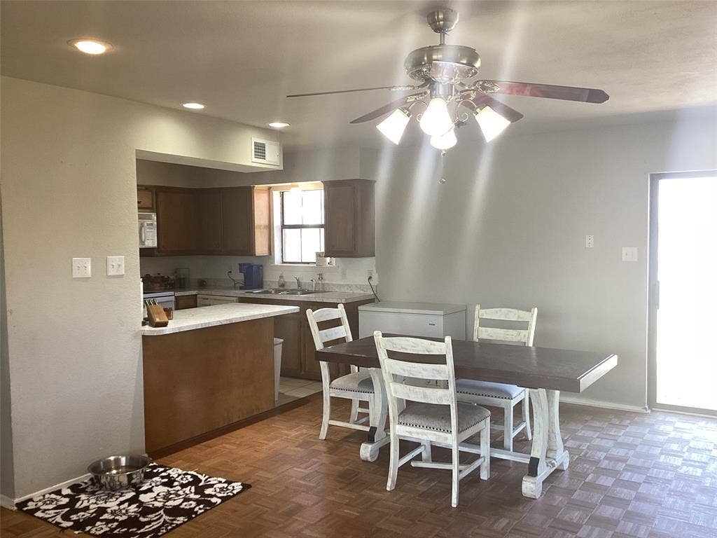 15314 Fm 3062, Malakoff, TX 75148 Dining, breakfast bar, kitchen view