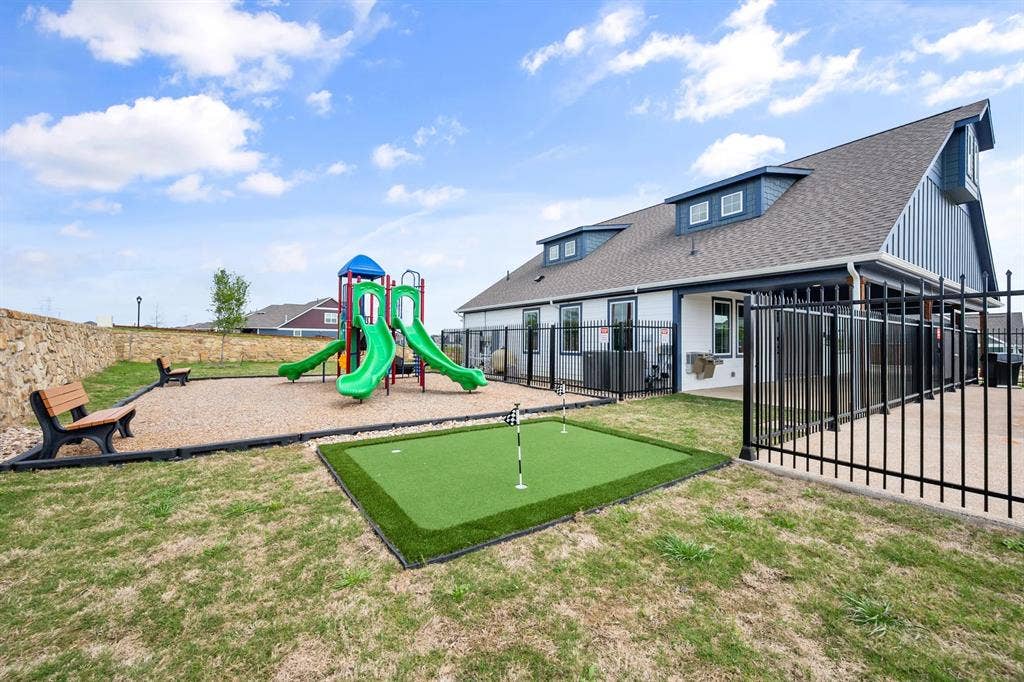 3514 Randall Terrace, Grand Prairie, TX 76065 Playground