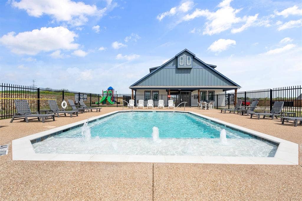 3514 Randall Terrace, Grand Prairie, TX 76065 Community pool