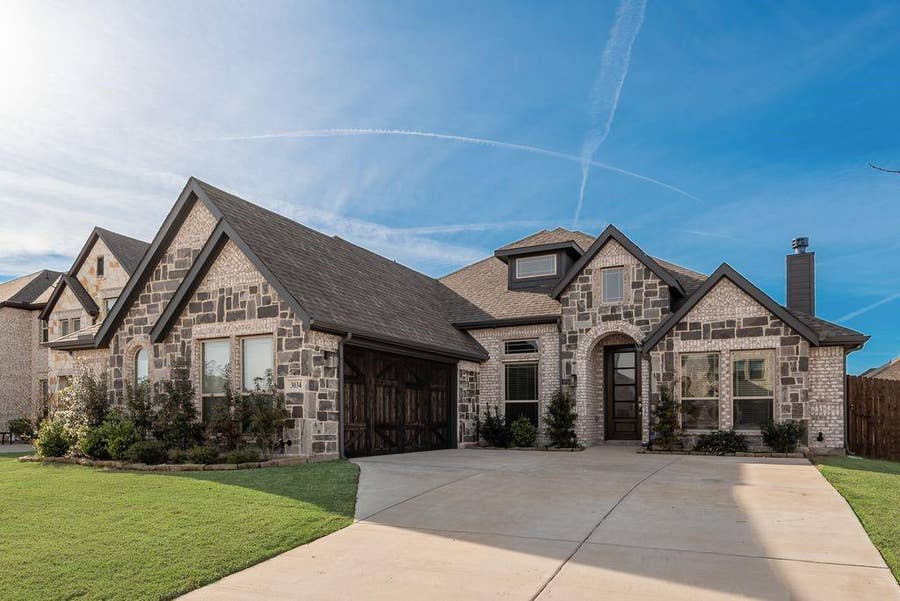 Property photo for 3034 Kenna Court, Midlothian, TX