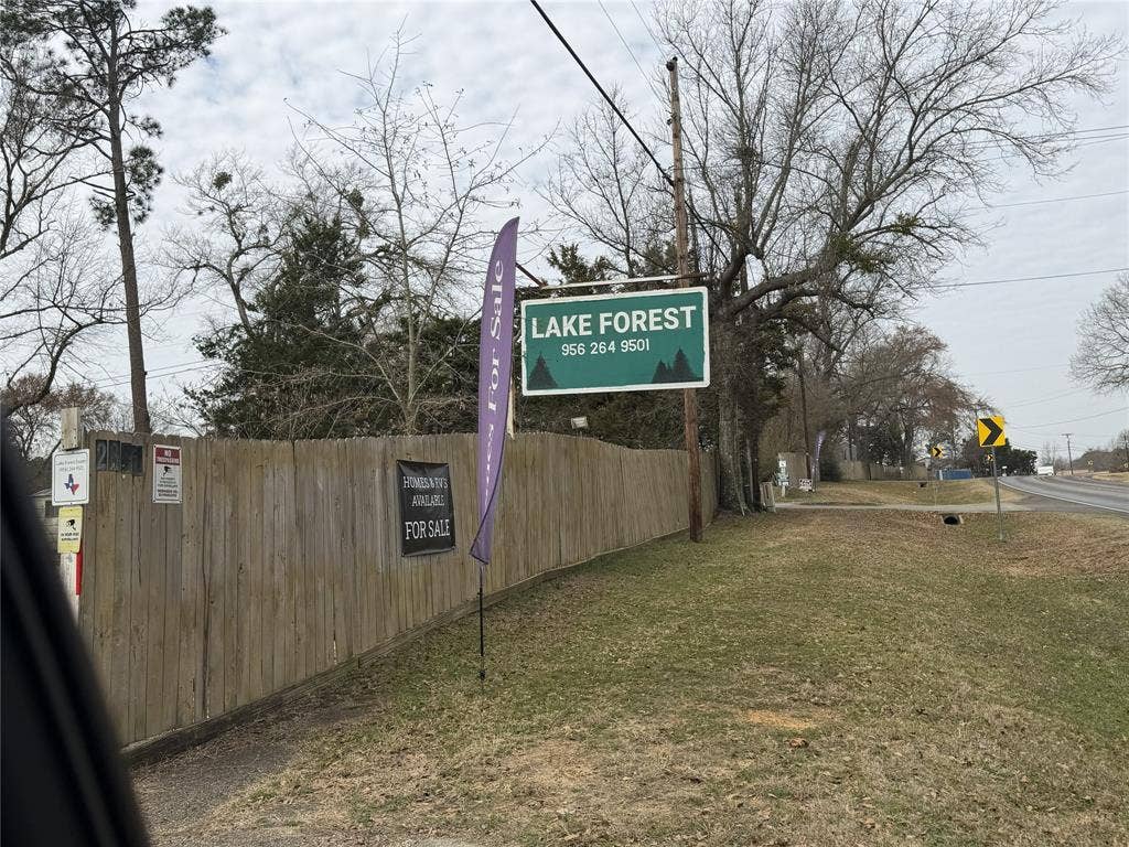 Entrance to Lake Forest MHP