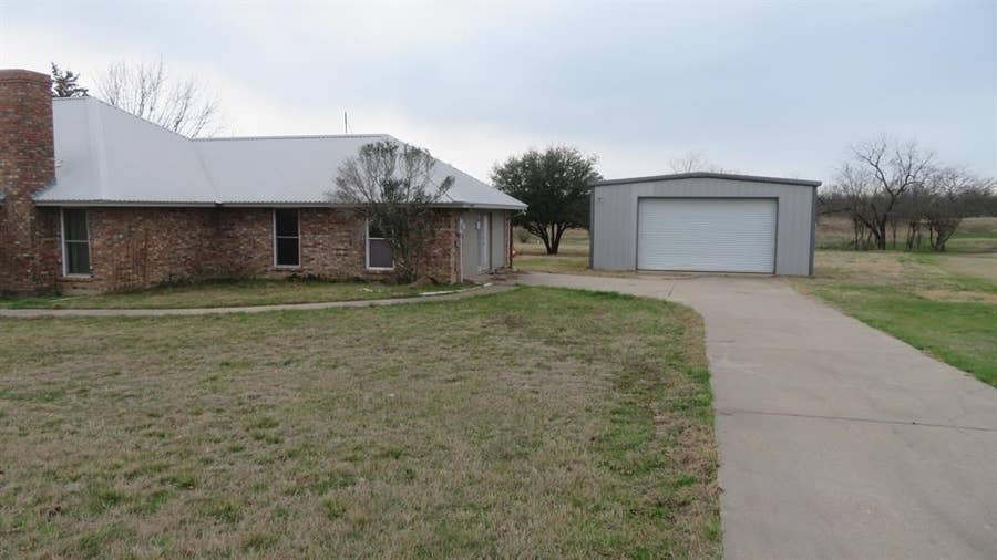Property photo for 108 Creekview Circle, Maypearl, TX