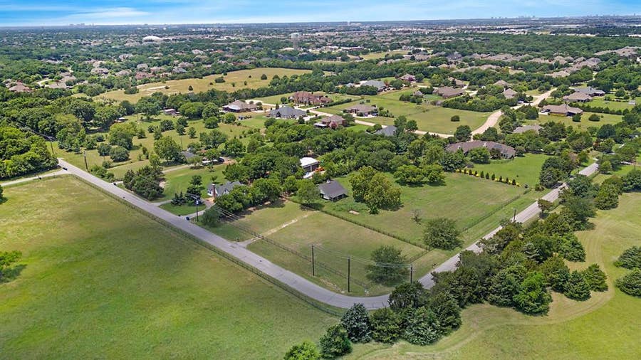 Property photo for 701 Meandering Way, Fairview, TX