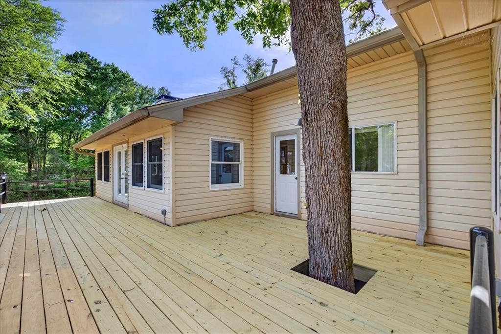 102 Summerall Drive, Mabank, TX 75156 Deck installed March 2026