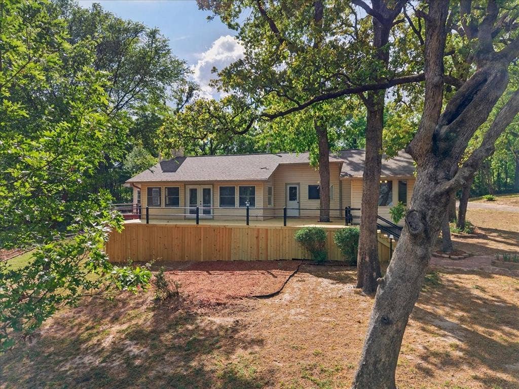 102 Summerall Drive, Mabank, TX 75156 102 Summerall Drive, Mabank, TX 75156