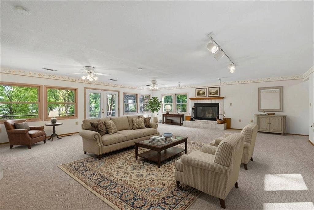 102 Summerall Drive, Mabank, TX 75156 Virtually staged