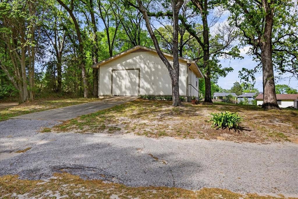 102 Summerall Drive, Mabank, TX 75156 102 Summerall Drive, Mabank, TX 75156