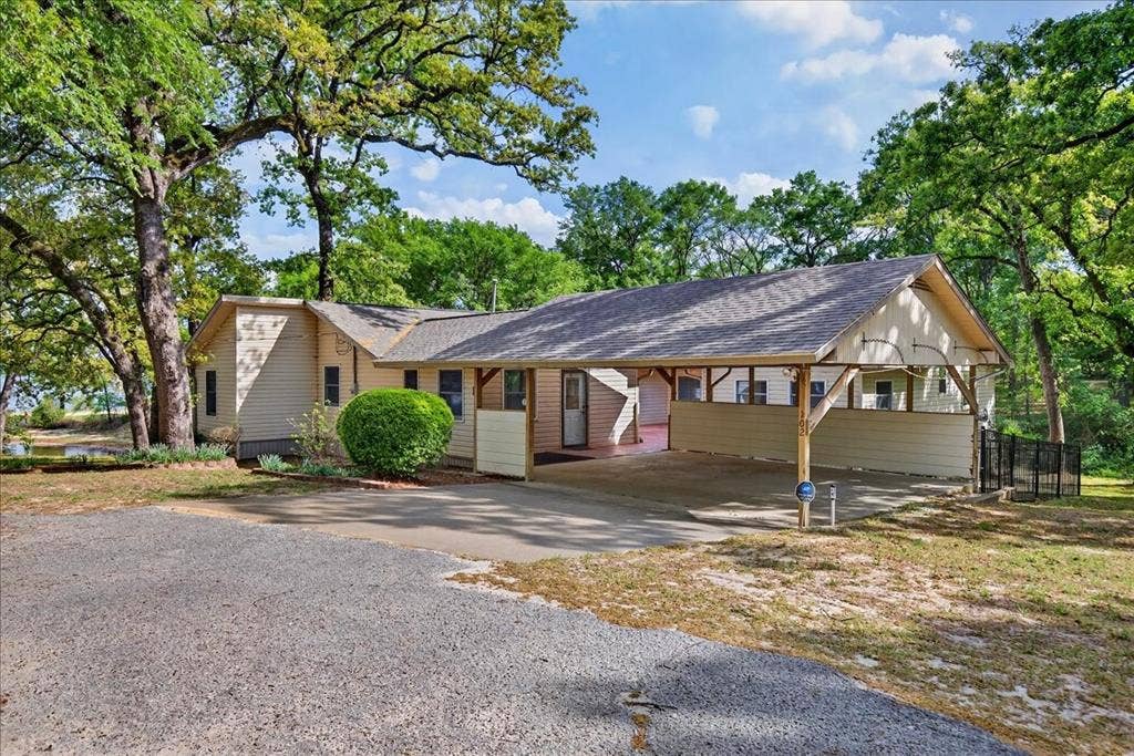 102 Summerall Drive, Mabank, TX 75156 102 Summerall Drive, Mabank, TX 75156